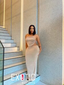 Nzérékoré escort 