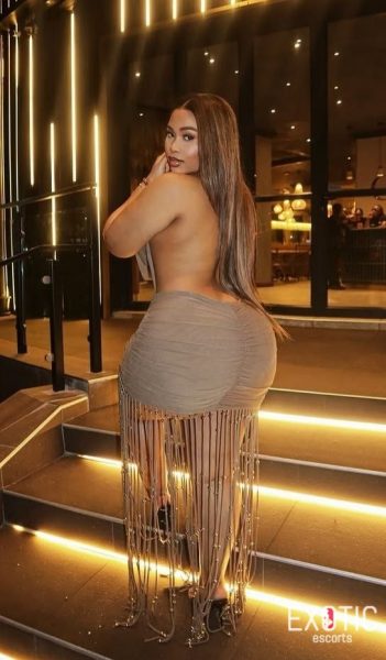 Candy, escort in Abidjan, Africa (photo 2)