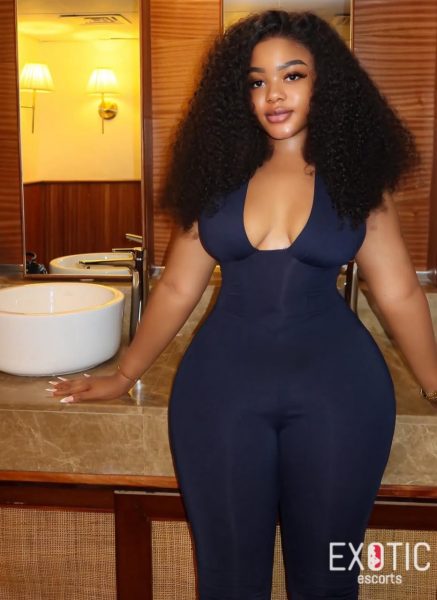 Dora, escort in Abidjan, Africa (photo 2)