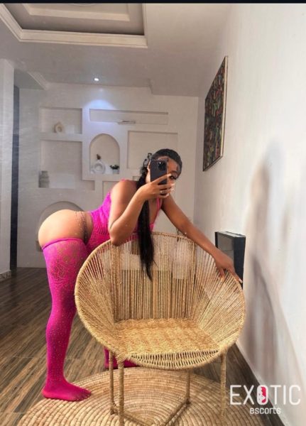 Mimi, escort in Abidjan, Africa (photo 2)
