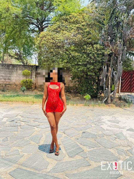 Khloe, escort in Roma, Africa (photo 2)