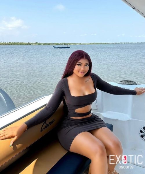Coco, escort in Douala, Africa (photo 2)
