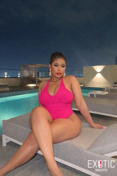 Kim, escort in Douala, Africa